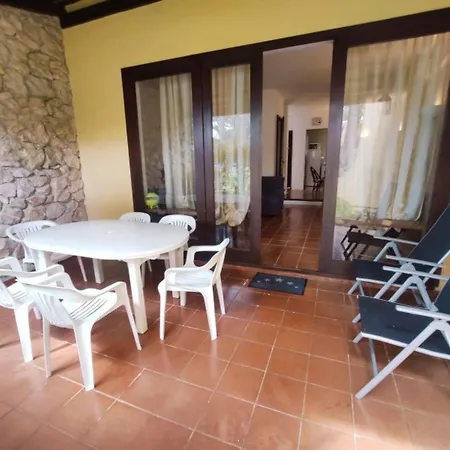 Cozy In A Village With Pool * Λινιάνο Σαμπιαντόρο