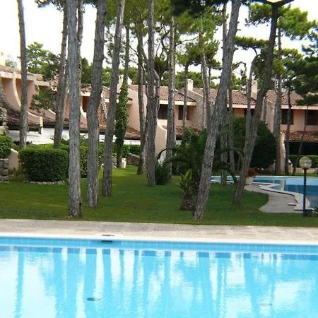 Διαμέρισμα Cozy In A Village With Pool