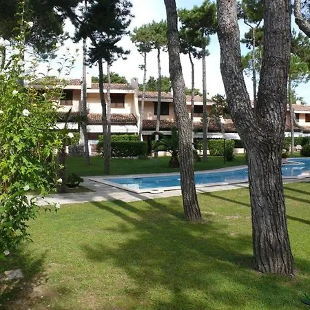 Διαμέρισμα Cozy In A Village With Pool *