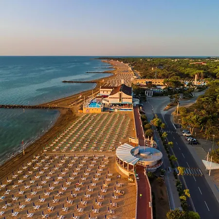 Cozy In A Village With Pool Lignano Sabbiadoro